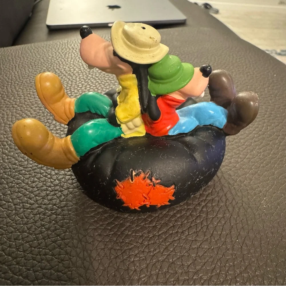 Disney's A Goofy Movie Burger King Kids Club Goofy and Max on Inner Tube Toy ‘95